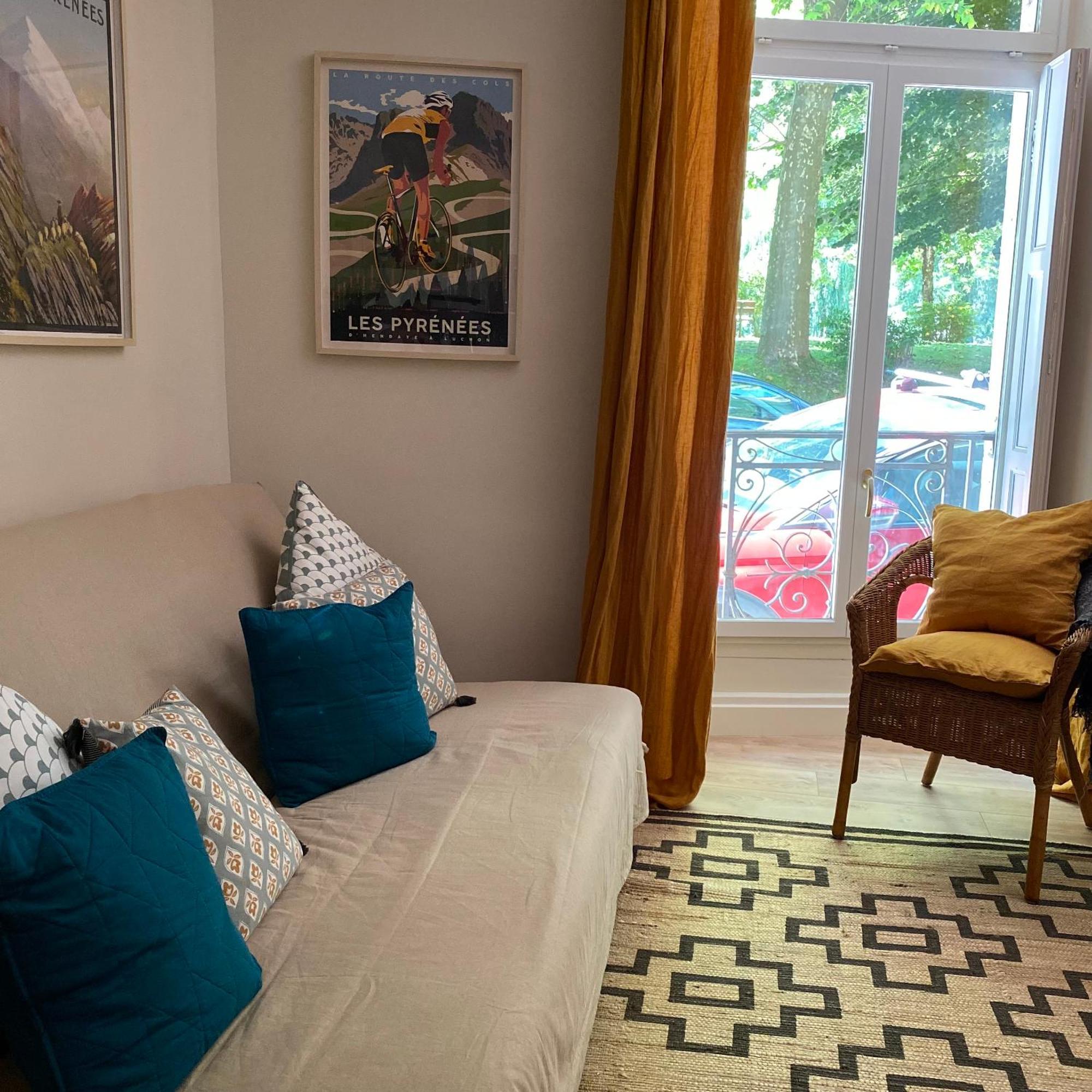Fantastic Ground Floor Apartment Opposite Thermes Bagnères-de-Luchon エクステリア 写真